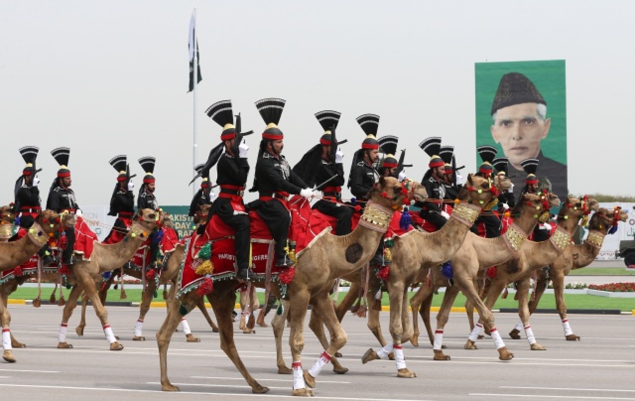 Pakistan Milli Günü'nde askeri geçit töreni 48