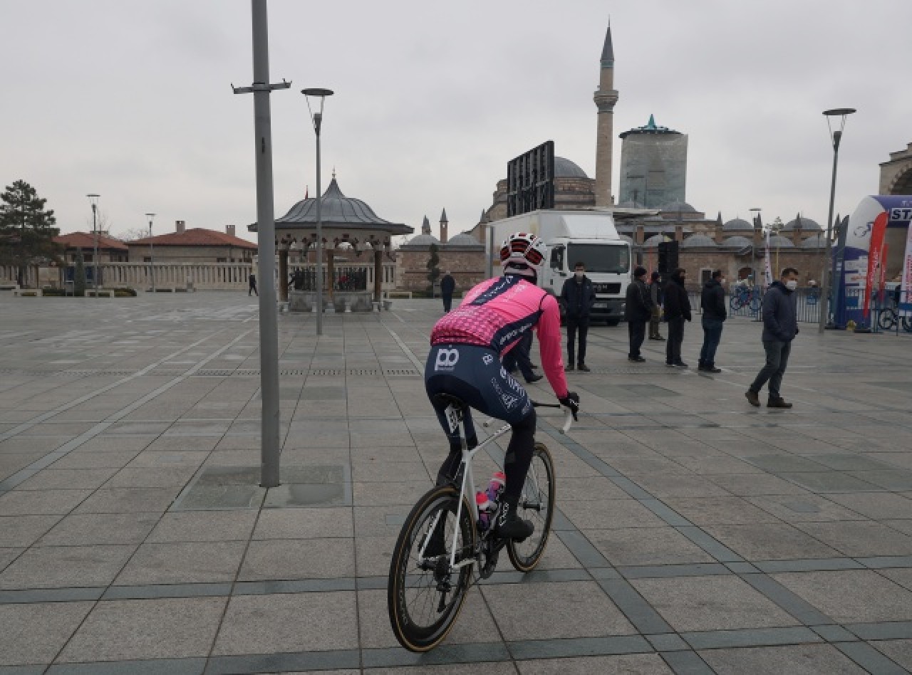 26. Uluslararası Mevlana Bisiklet Turu Konya'da başladı 2