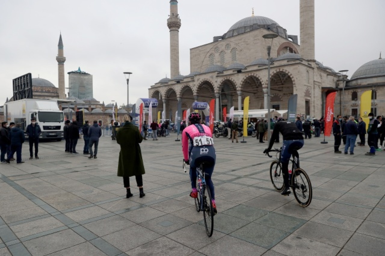 26. Uluslararası Mevlana Bisiklet Turu Konya'da başladı 4