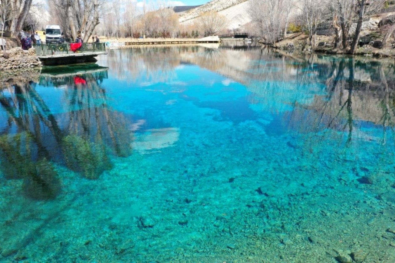 Sivas'ın "doğal akvaryumu" Gökpınar Gölü her mevsim ziyaretçilerini ağırlıyor 15