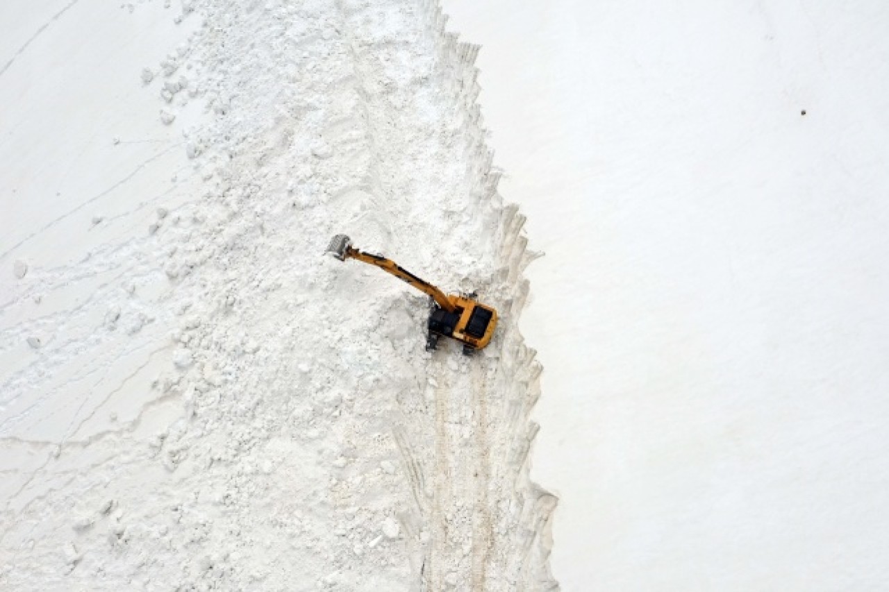 Muş'ta 4 aydır kapalı olan alternatif köy yolu 7 günde açılabildi 20