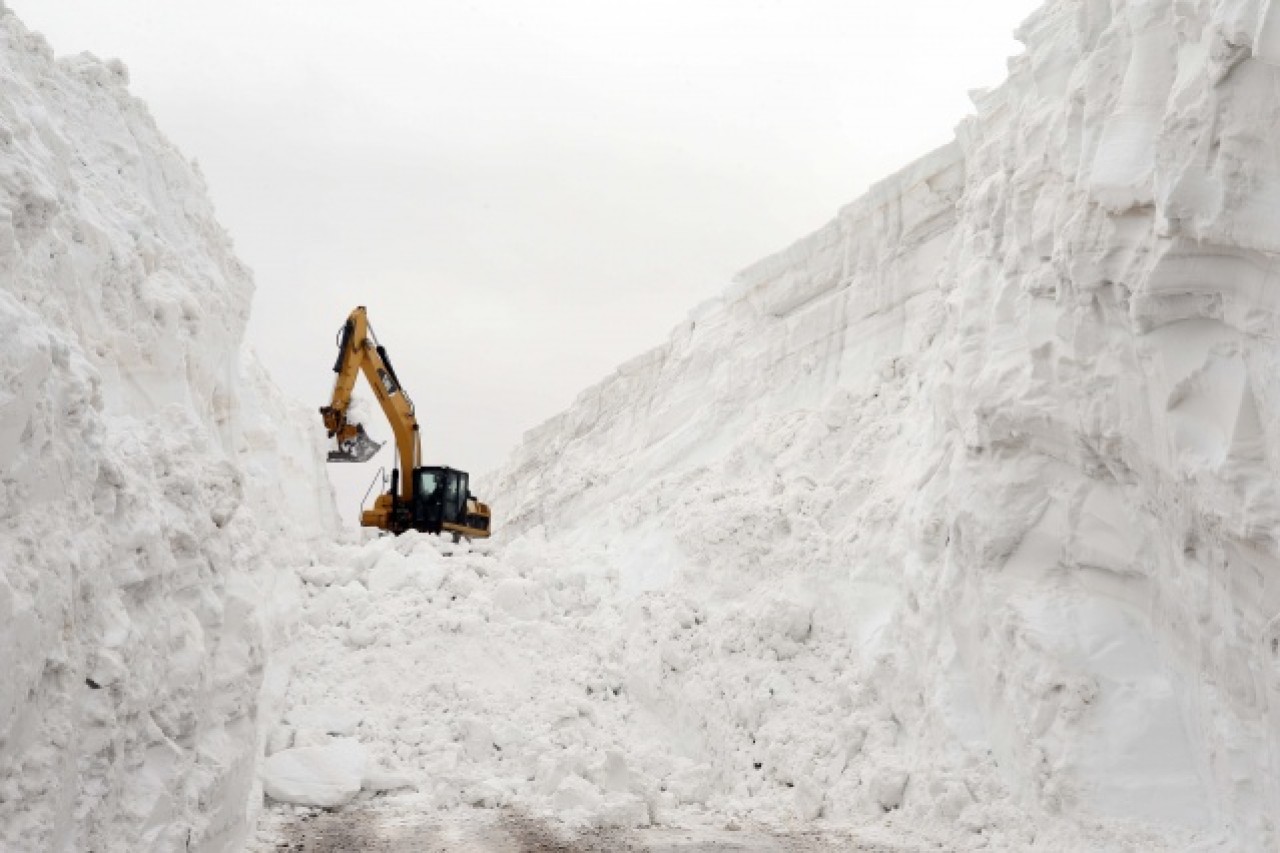 Muş'ta 4 aydır kapalı olan alternatif köy yolu 7 günde açılabildi 4