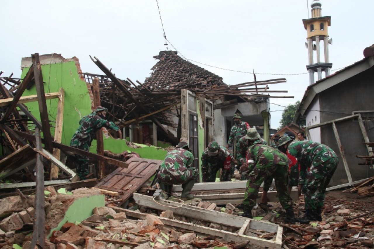Endonezya'da 6 büyüklüğünde deprem meydana geldi 7