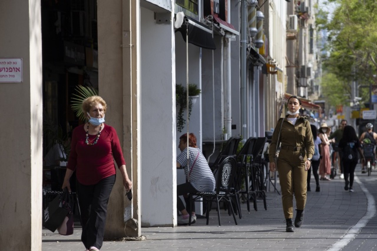 İsrail’de hayat aşı sayesinde normale dönmeye başladı 14