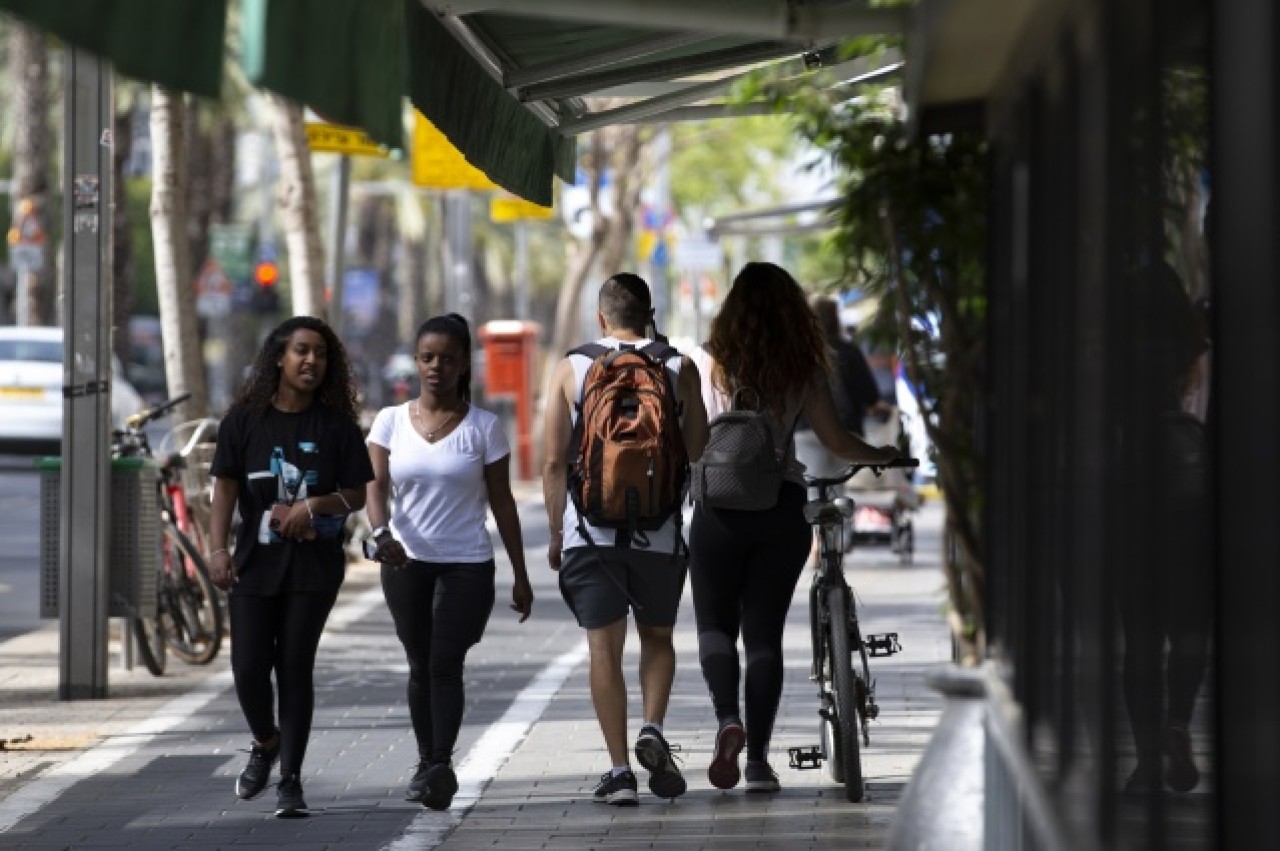 İsrail’de hayat aşı sayesinde normale dönmeye başladı 16