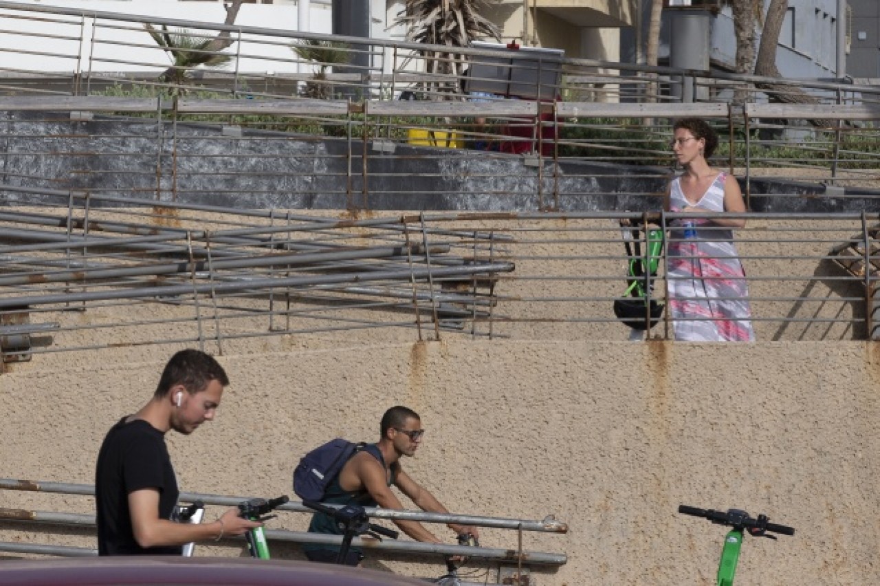 İsrail’de hayat aşı sayesinde normale dönmeye başladı 10