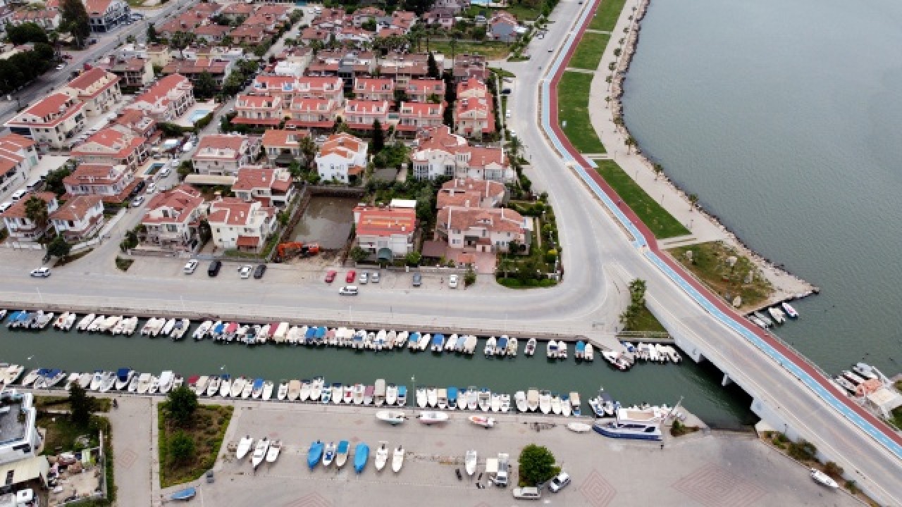 Turizm merkezlerinde "tam kapanma"nın ikinci gününde sessizlik hakim oldu 4