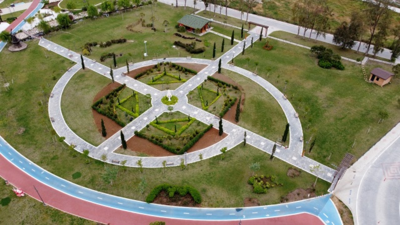 Turizm merkezlerinde "tam kapanma"nın ikinci gününde sessizlik hakim oldu 7