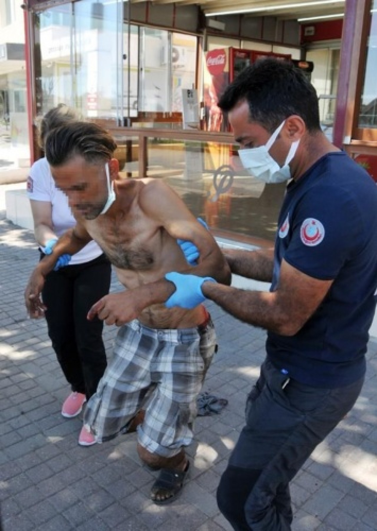 Sırtındaki bıçakla,  Almanya’daki ablasıyla görüntülü görüştü 2