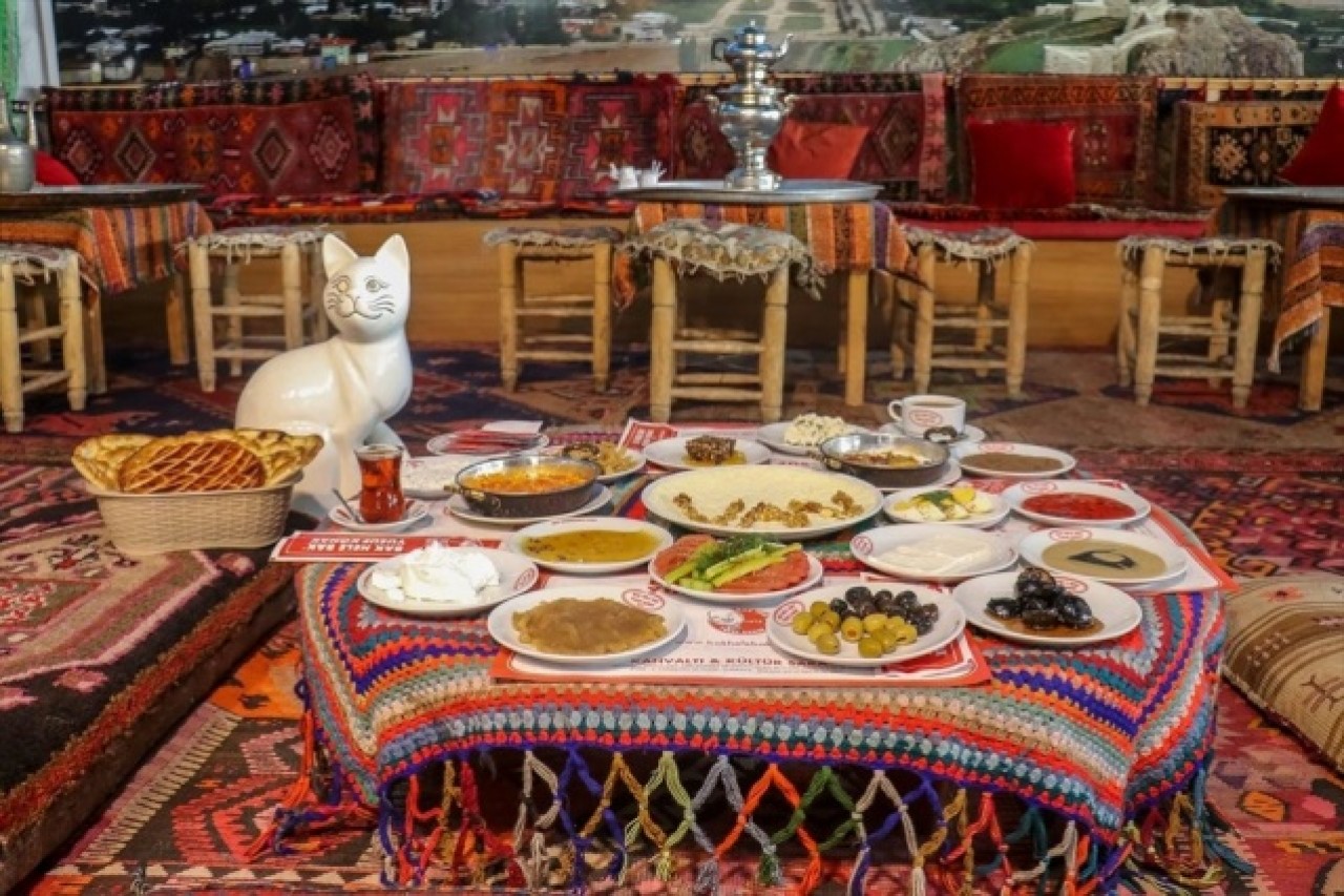 Sosyal medya "Dünya Kahvaltı Günü"nde Van kahvaltısı fotoğraflarıyla renklenecek 2