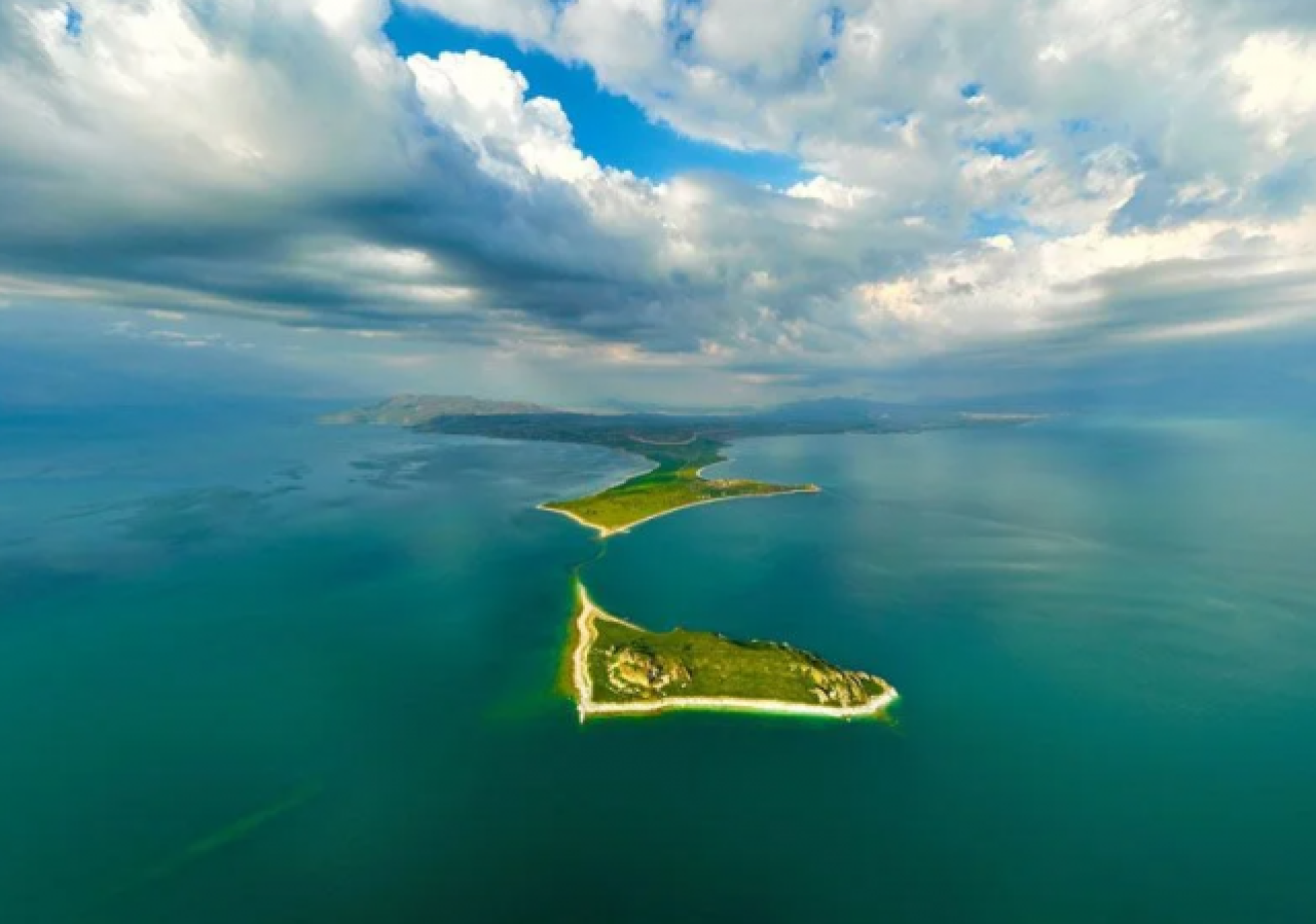 Van’ın el değmemiş adası Çarpanak bahar aylarında görenleri büyülüyor 4