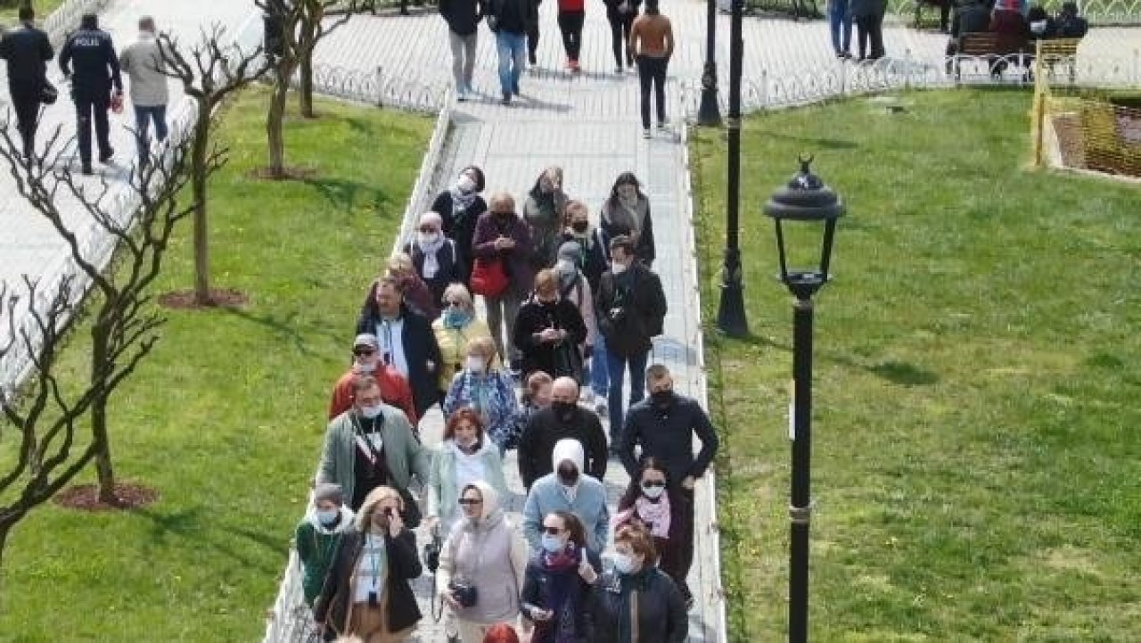 Sultahahmet'te turist yoğunluğu: Sosyal mesafeyi hiçe saydılar... 6