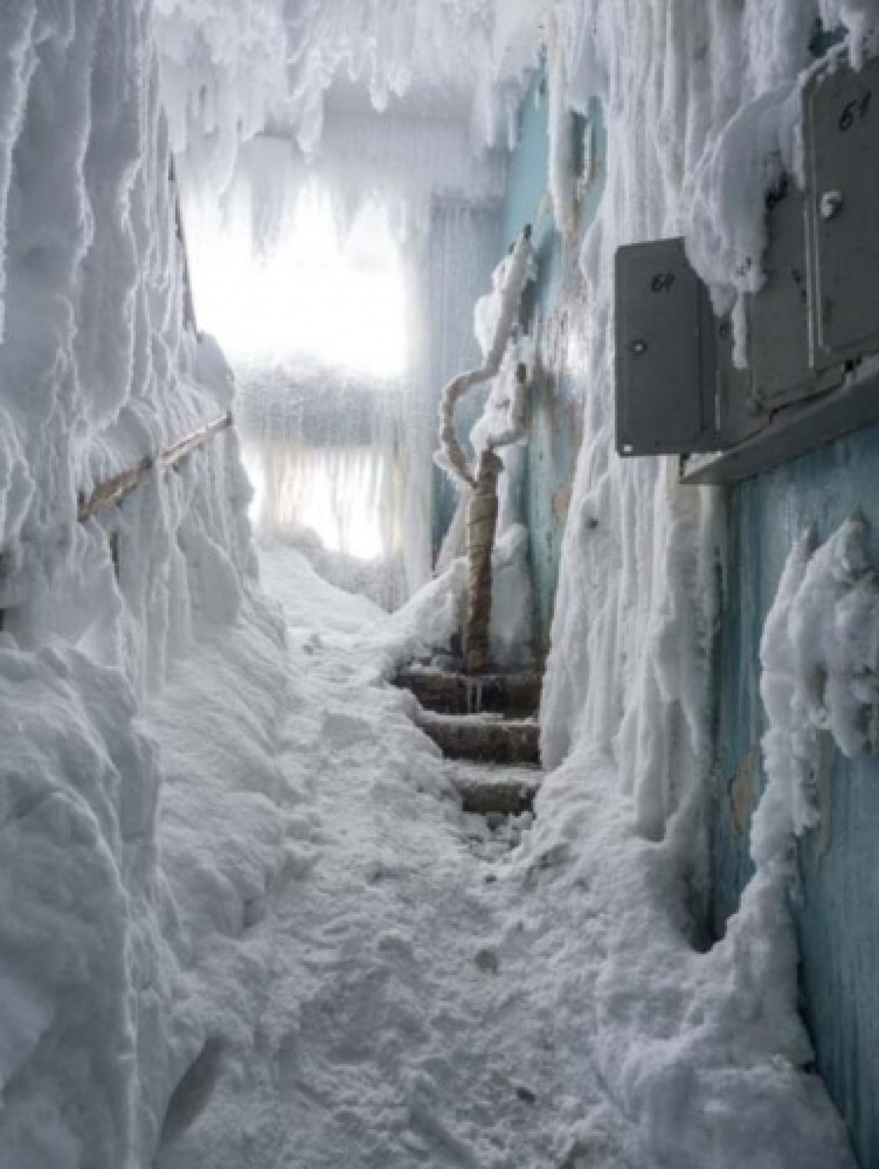 Sıcaklığın eksi 50 dereceye düştüğü Rusya'da her şey buz tuttu 12