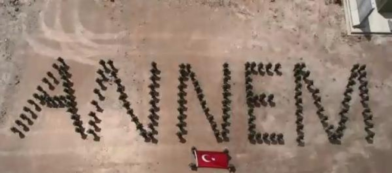 Mehmetçik'ten Suriye sınırında 'Annem' koreografisi 1