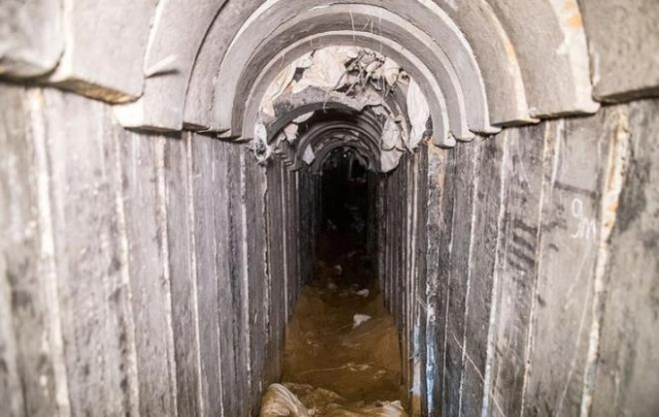 İsrail'in yok etmek için var gücüyle bombaladığı Hamas'ın tünelleri ilk kez görüntülendi 7