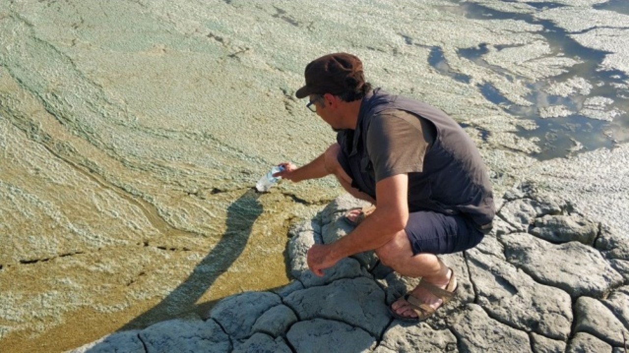 Burdur Gölü'nün rengi değişti 9