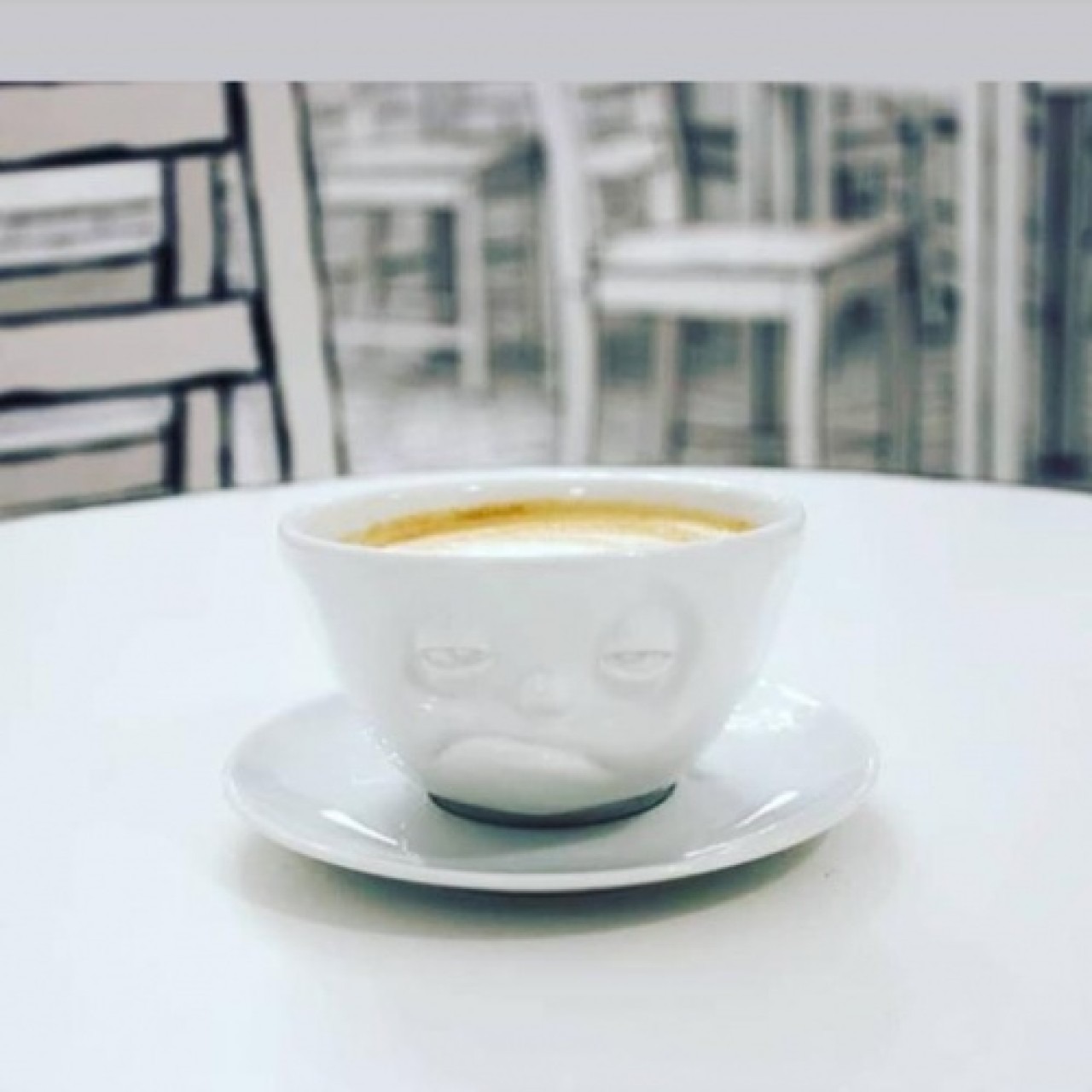 10 kilo boya kullanıldı! Bu kafeye gidenin gerçeklik algısı altüst oluyor 5