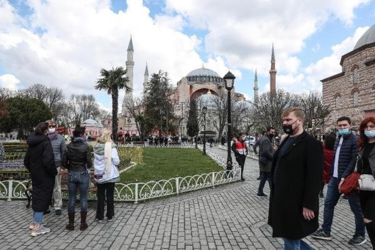 Sultahahmet'te turist yoğunluğu: Sosyal mesafeyi hiçe saydılar... 10