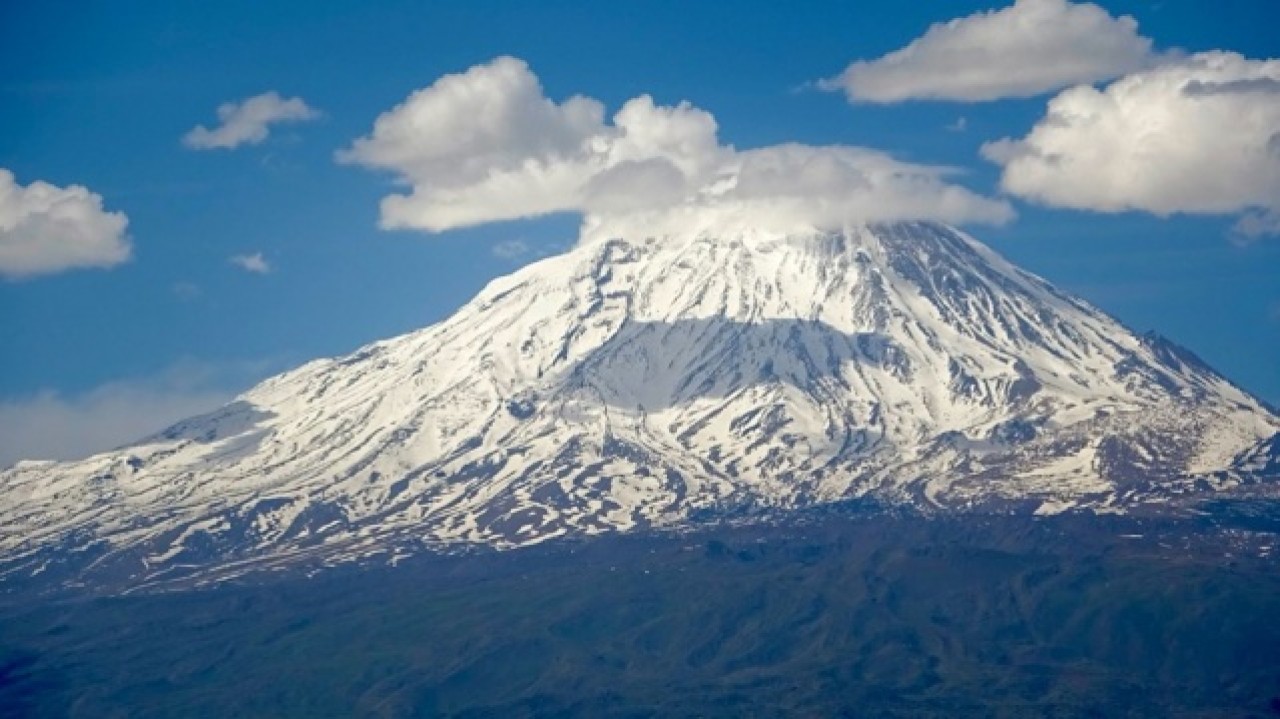 'Türkiye'nin çatısı' Ağrı Dağı manzarasıyla büyülüyor 7