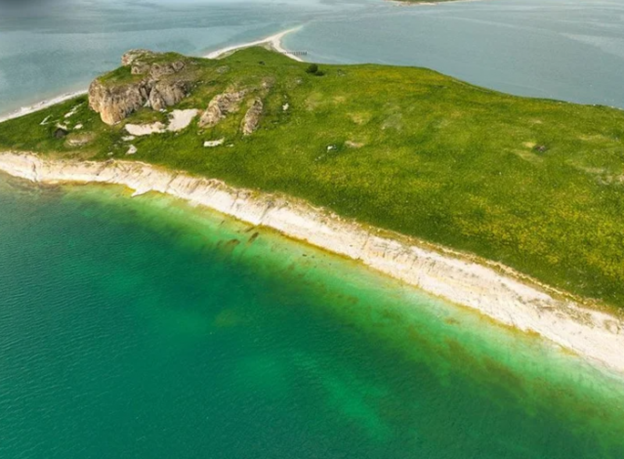 Van’ın el değmemiş adası Çarpanak bahar aylarında görenleri büyülüyor 5