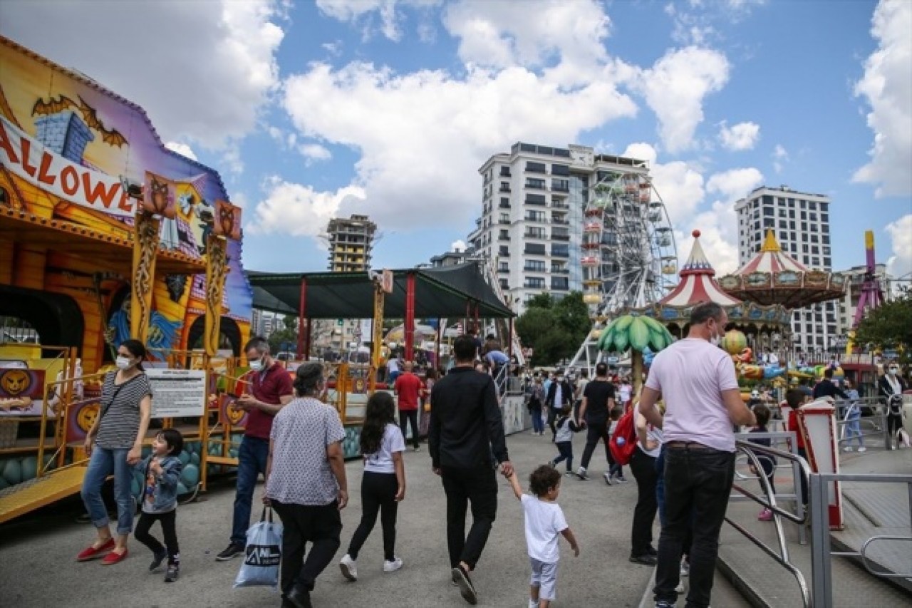 İstanbul'da kısıtlamasız ilk cumartesi 18