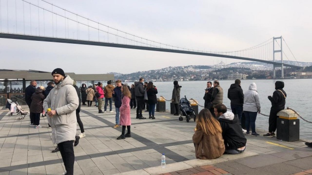 Ortaköy Sahili'ndeki yoğunluk dikkat çekti 5