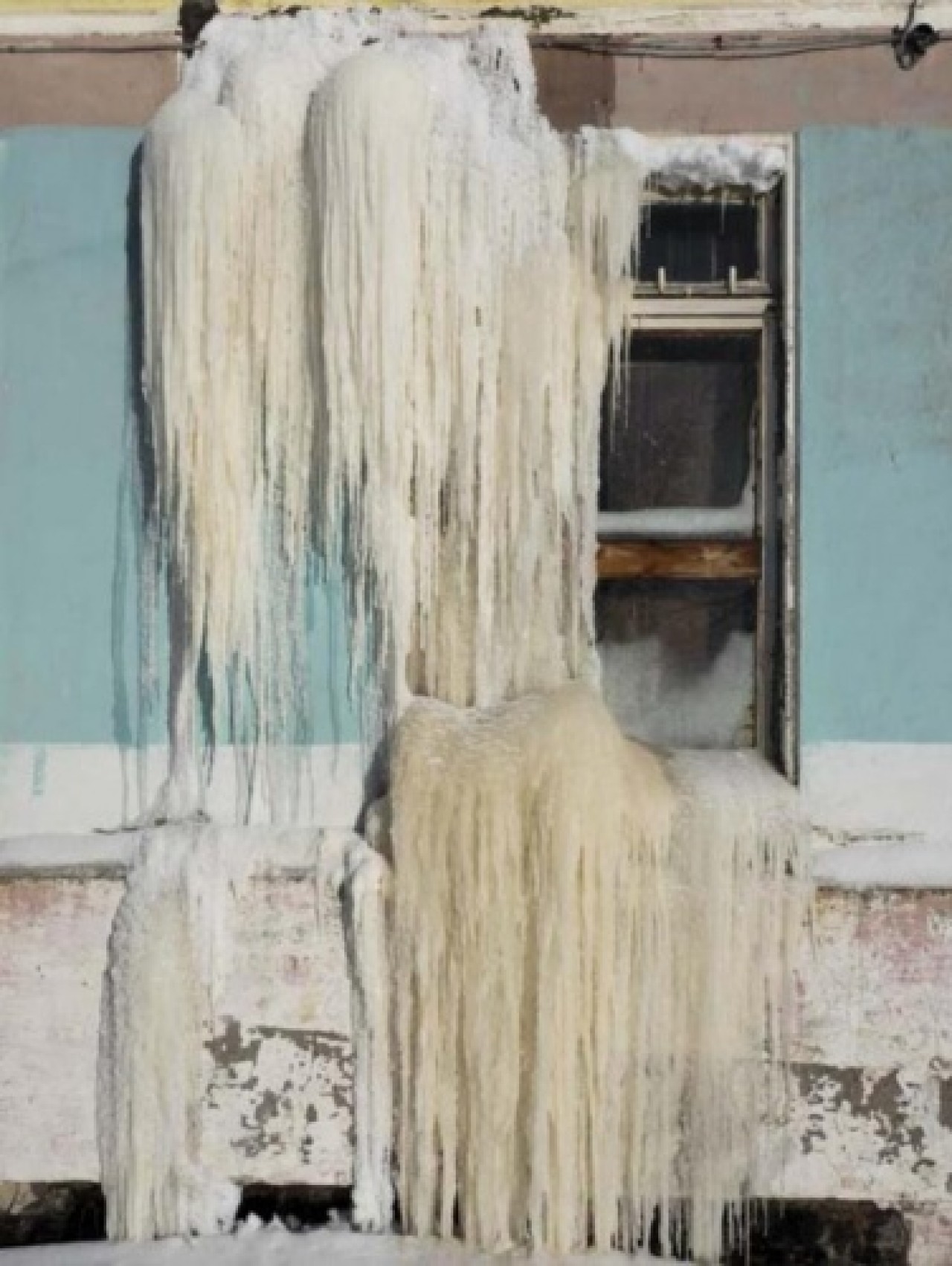 Sıcaklığın eksi 50 dereceye düştüğü Rusya'da her şey buz tuttu 8