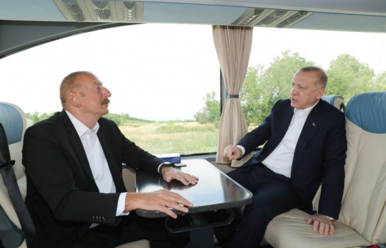 Cumhurbaşkanı Erdoğan'dan Azerbaycan’a tarihi ziyaret: Bir ilk yaşandı 9