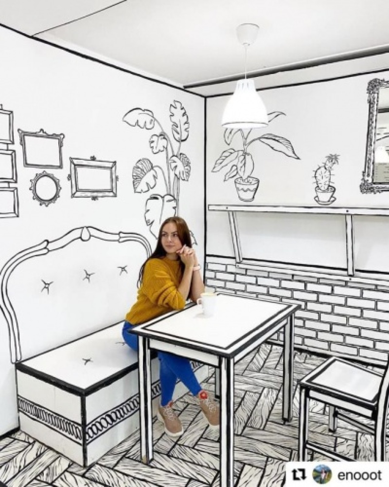 10 kilo boya kullanıldı! Bu kafeye gidenin gerçeklik algısı altüst oluyor 10