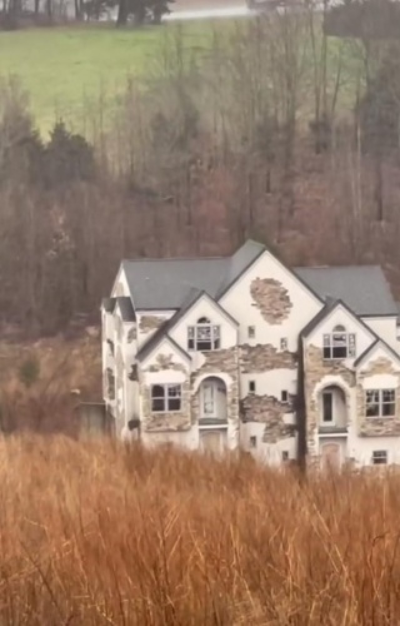 Görenler sınırı geçemiyor: 1, 6 milyar dolarlık tatil köyünün hikayesi ürkütüyor 2