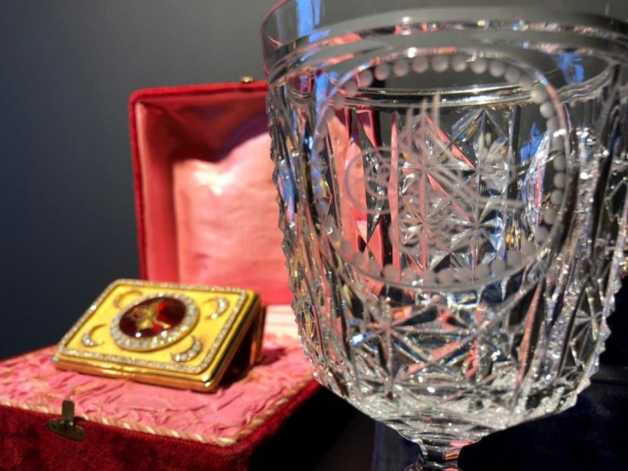 Osmanlı eserleri ve Atatürk'ün ceketi müzayedede 6