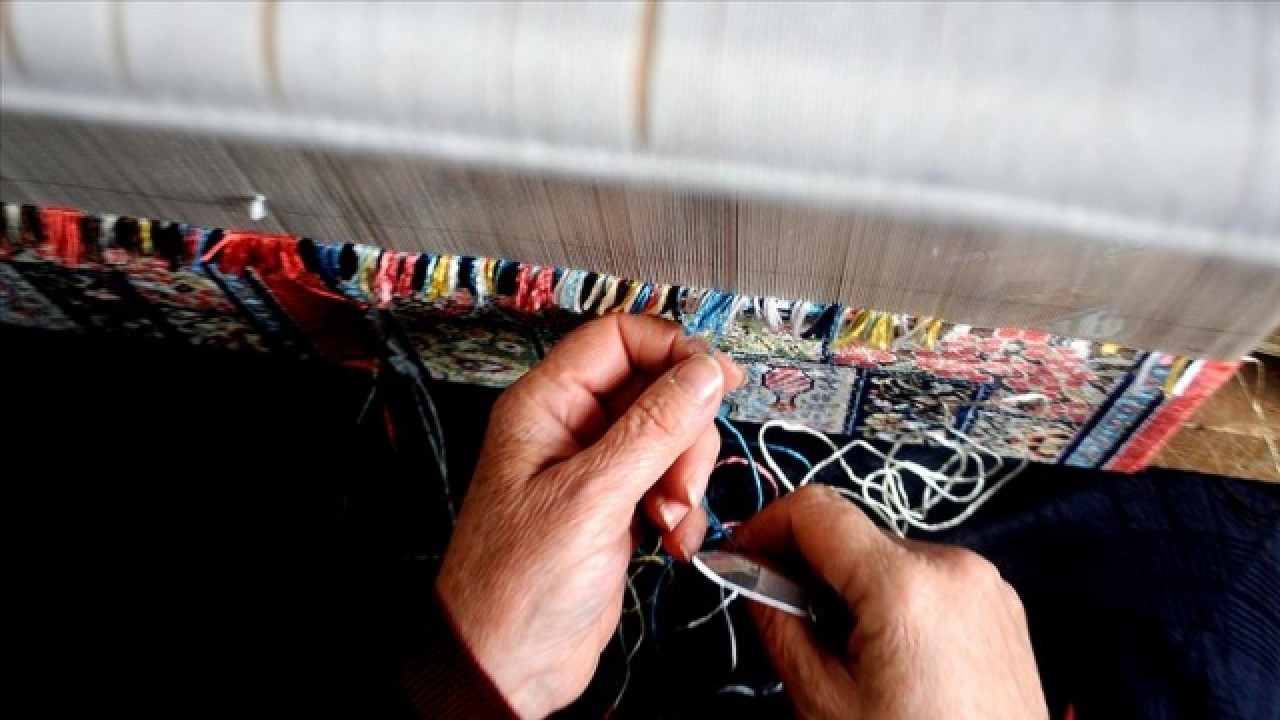 3 yılda dokuyorlar 9 bin lira kazanıyorlar 1