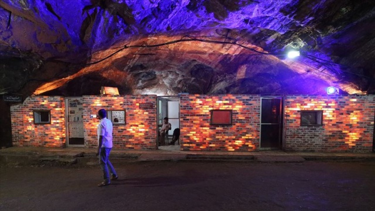 Pakistan'ın pembe tuz tünelleri 1