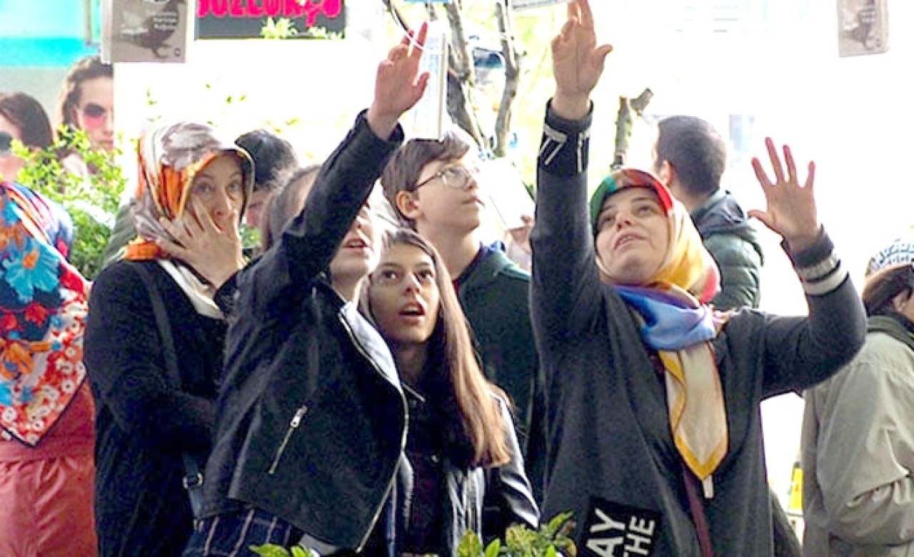 Ağaçlara tırmanarak topladılar... Tam 3 bin adet