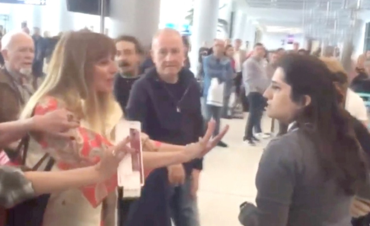 Havalimanında tepki çeken görüntü!