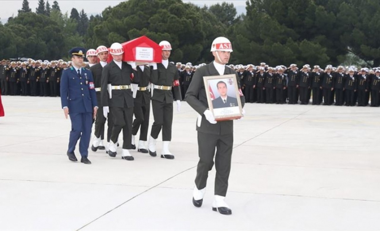 İzmir'de şehit astsubay için tören