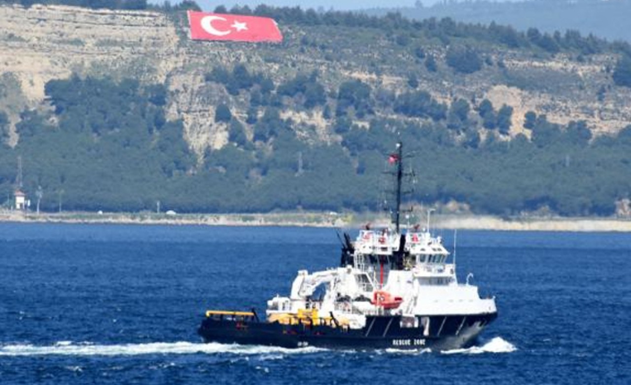 Rus askeri römorkörü Çanakkale Boğazı'ndan geçti