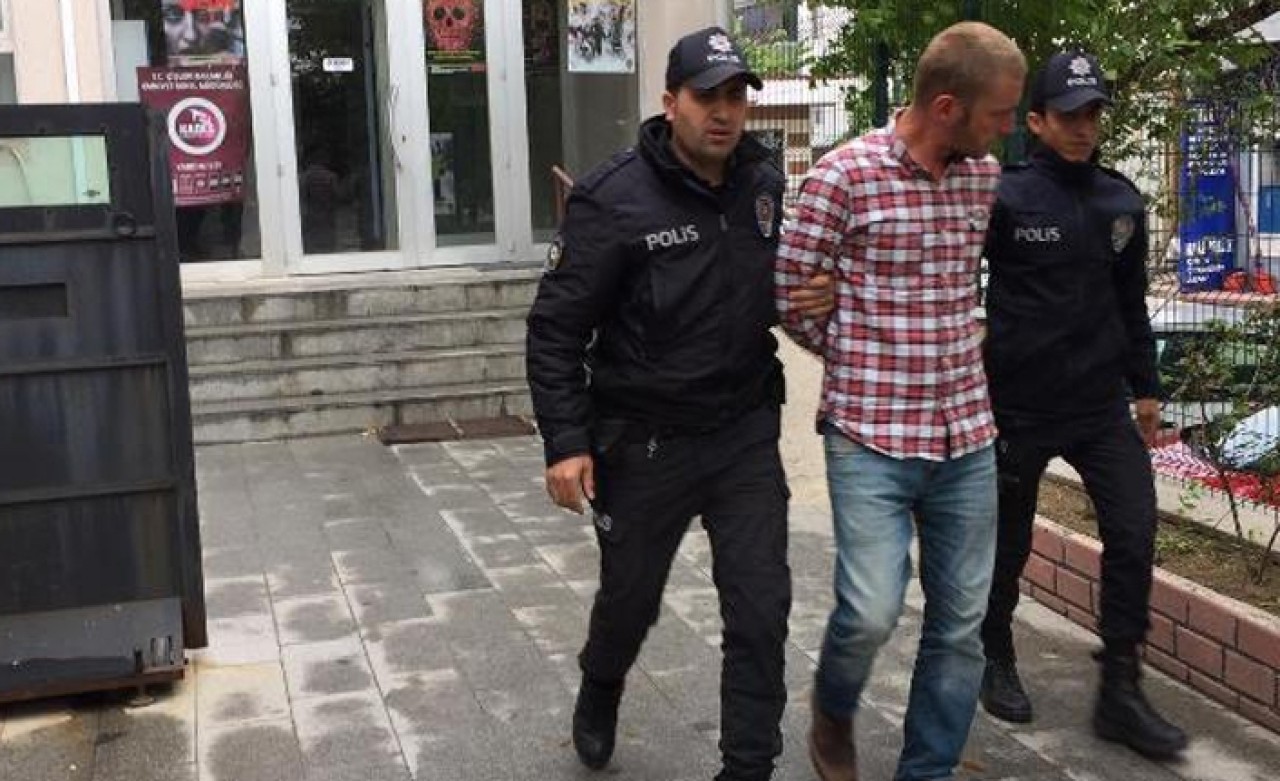 2 günde 3 araç çaldı,  yakalanınca...