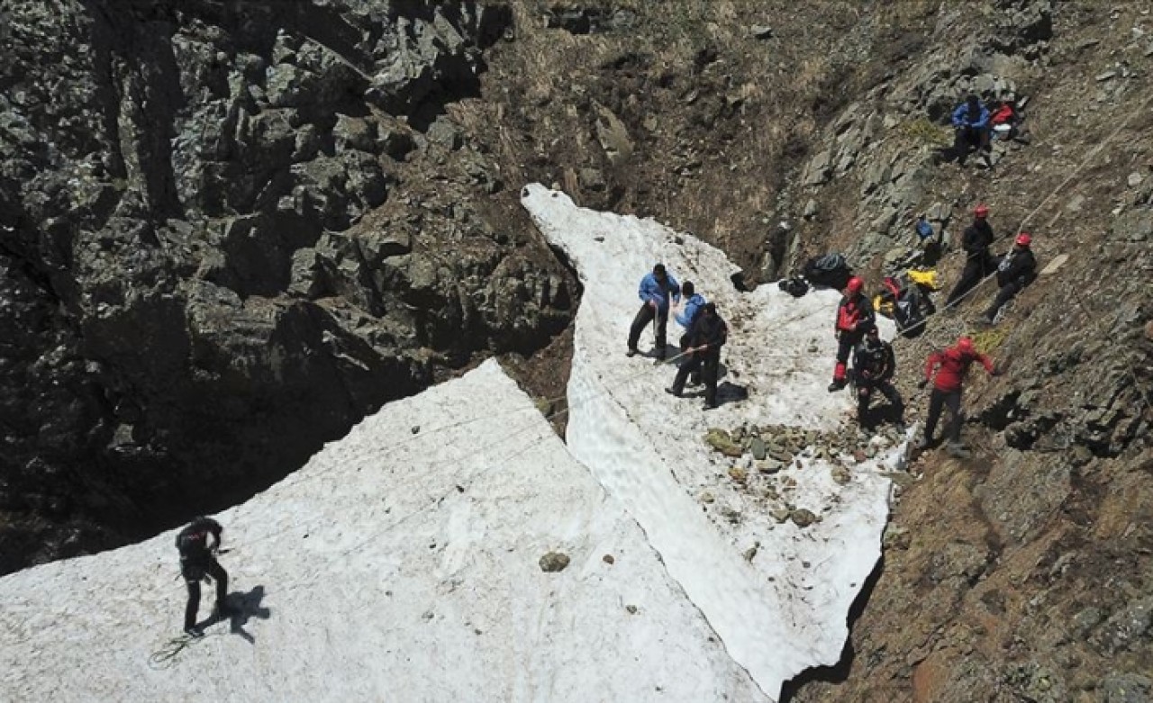 AA muhabirini arama çalışmaları 5'inci günde devam ediyor