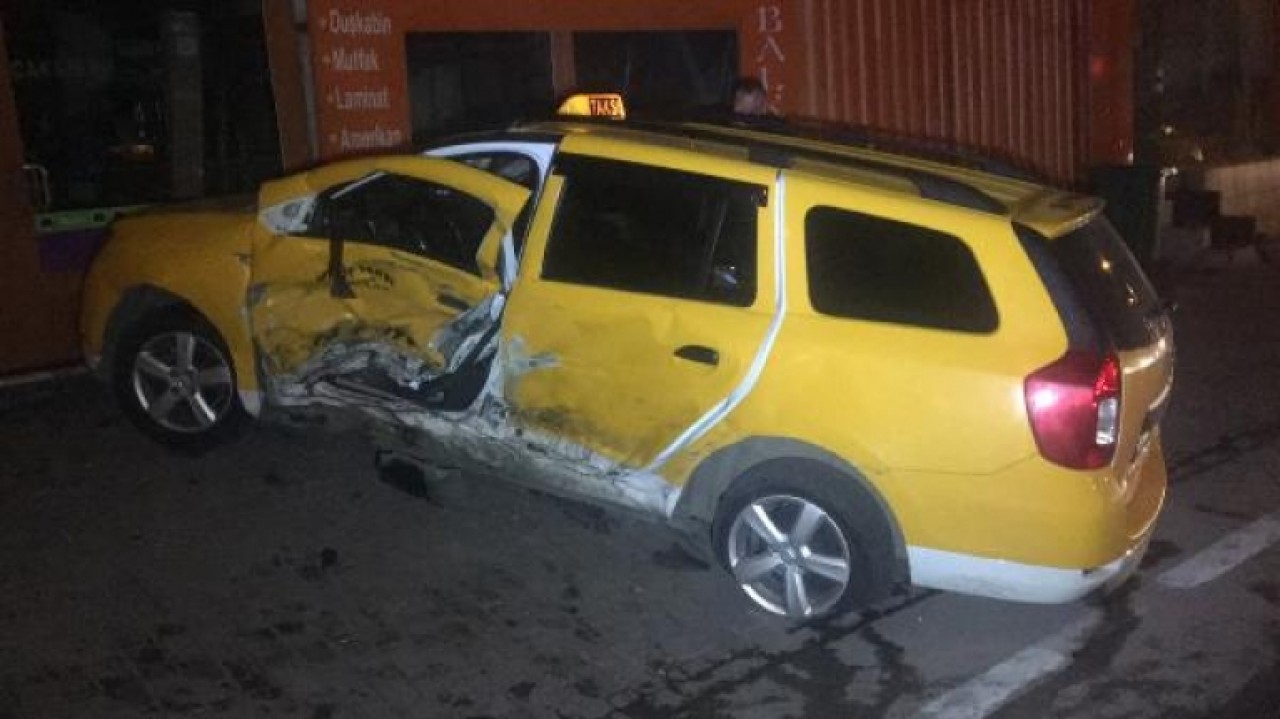 Alkollü sürücü kaza yaptı,  yaralanan arkadaşını bırakıp kaçtı