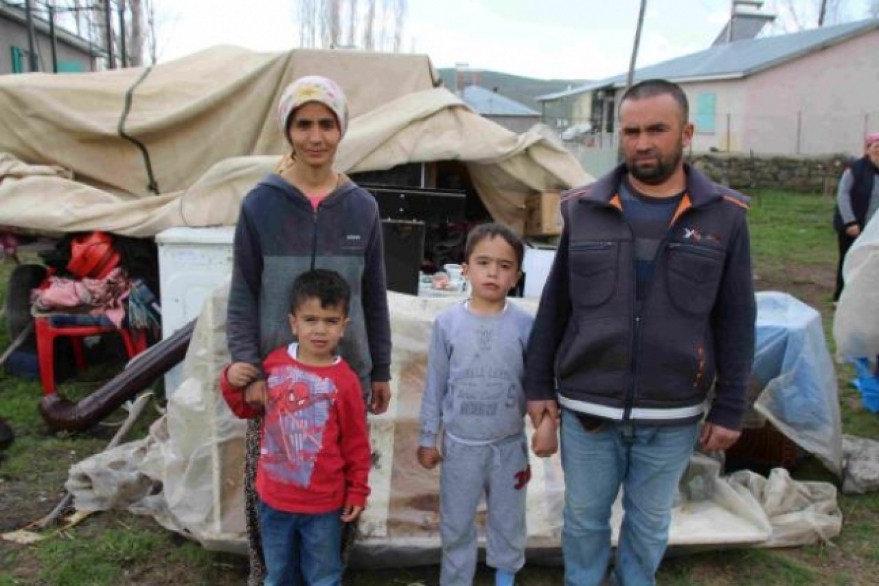 Almanya'dan ev sahibi gelince ortada kaldılar