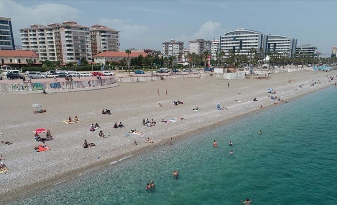 Antalya nisanda yaklaşık 1 milyon turist ağırladı