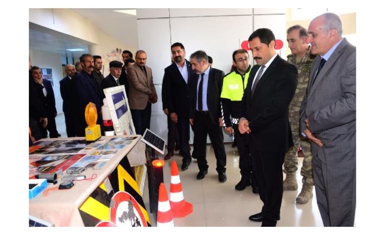 Ardahan Valisi’nden 'trafik levhasına kurşun' tepkisi