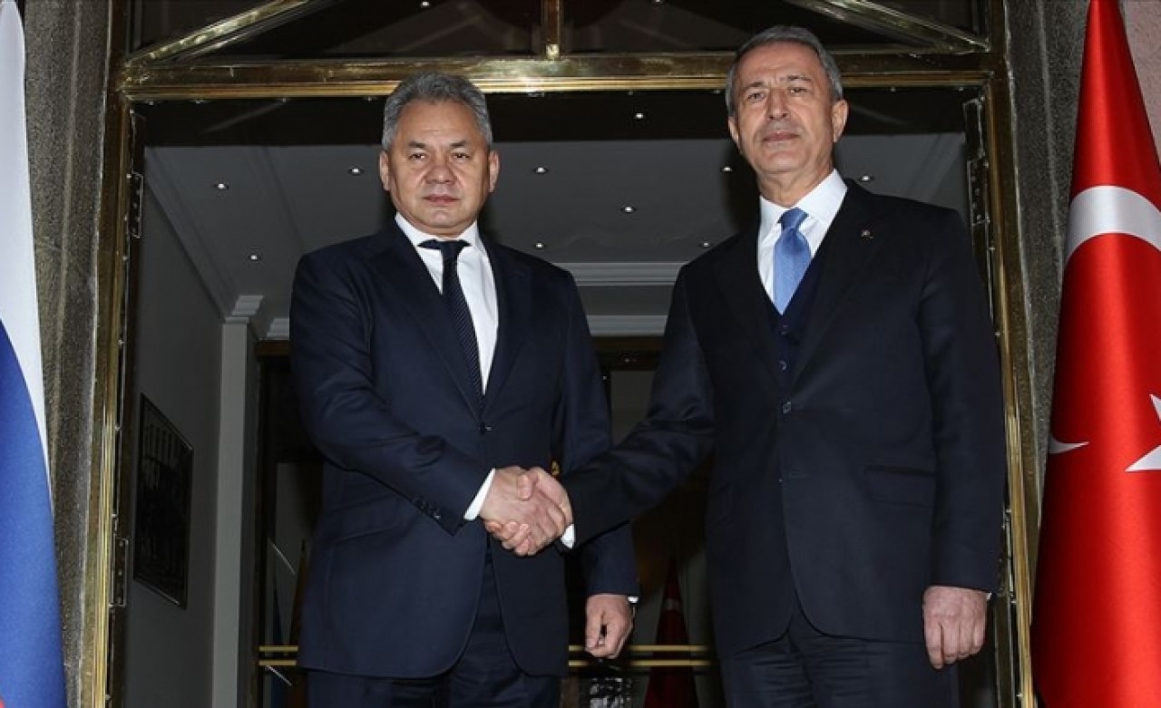 Bakan Akar'dan kritik görüşme