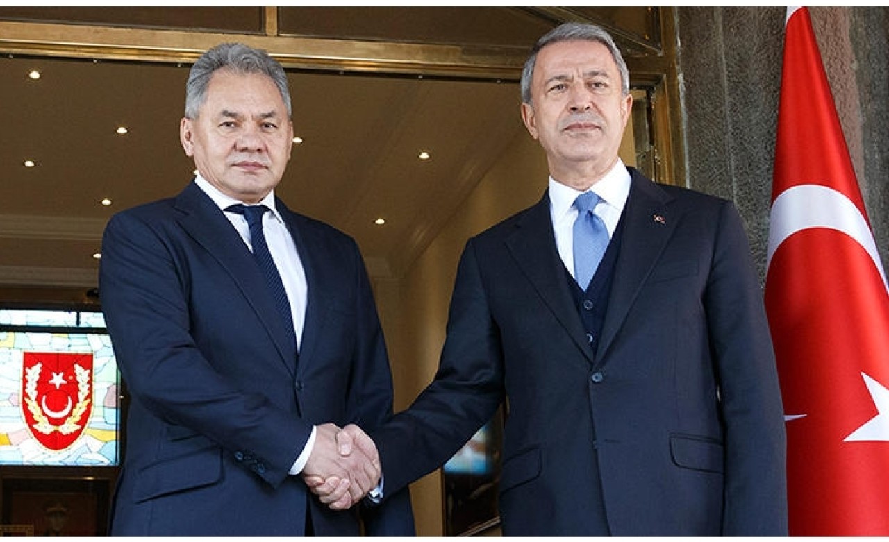 Bakan Akar Rus mevkidaşı ile görüştü