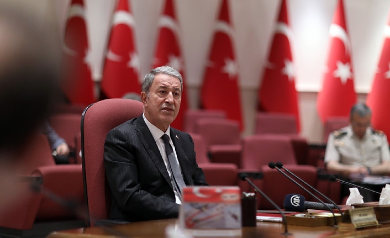 Bakan Akar,  uzman erbaşlarla bir araya geldi