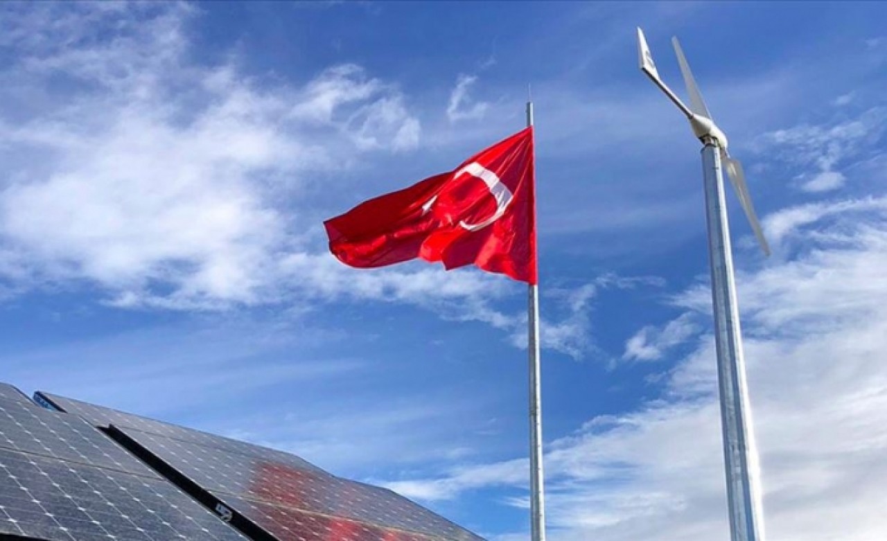 Bakan Dönmez'den 'kendi elektriğini kendin üret' çağrısı