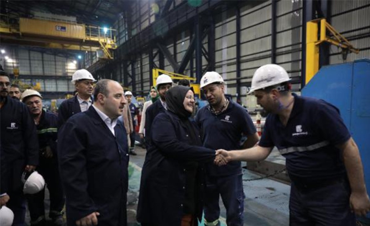 Bakan Varank: Tek gündemimiz yatırım,  ekonomi