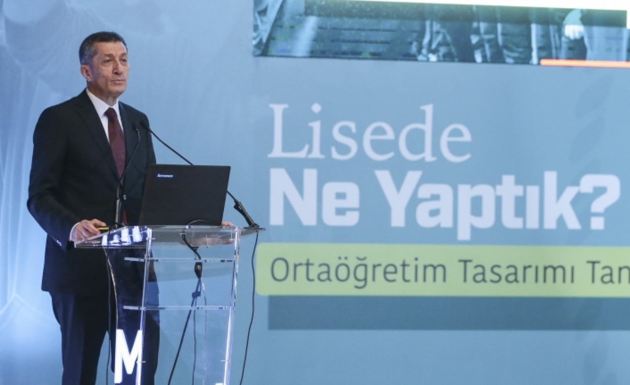 Bakan Selçuk,  liselerde yeni eğitim sistemini açıklıyor