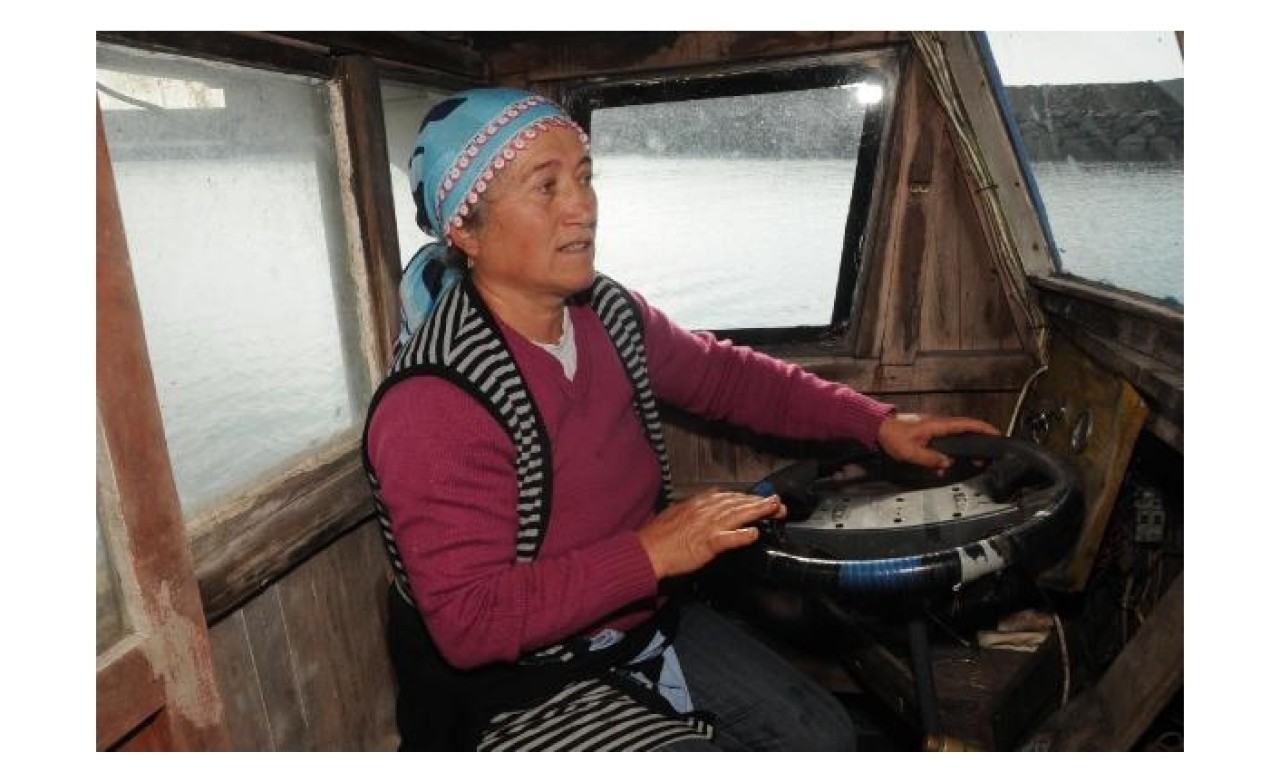 Balıkçılıkla 4 çocuğunu okutan annenin çalışma azmi